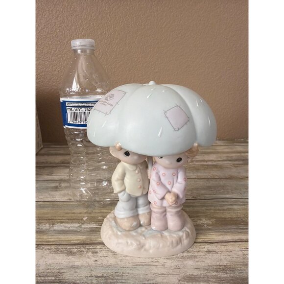 Precious Moments 1997 "He Is Our Shelter From the Storm" #523550 Enesco NIB - Picture 2 of 15